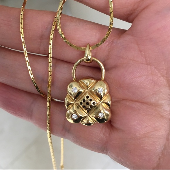 Gold tone diamanté openable pendant and chain - Picture 7 of 8